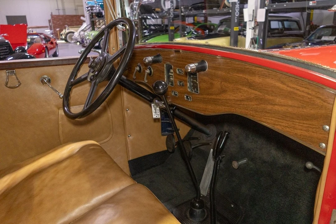 1930 Pierce-Arrow - Image 2 of 21