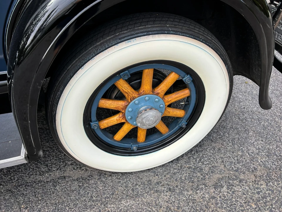 1930 Studebaker - Image 8 of 16