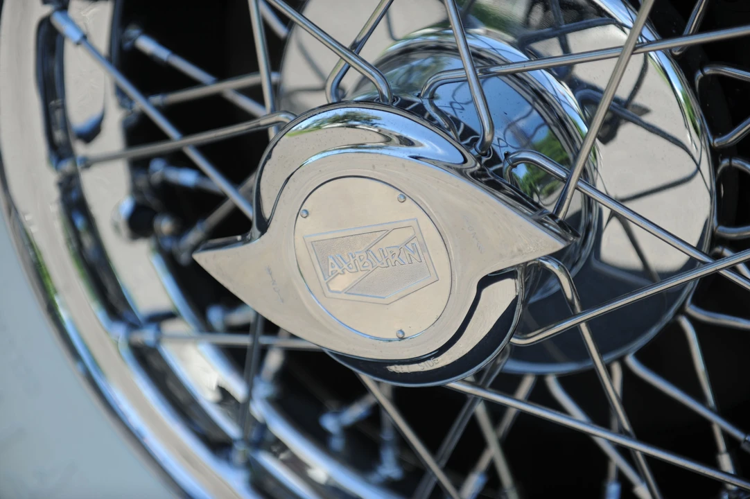 1931 Auburn Eight - Image 2 of 21