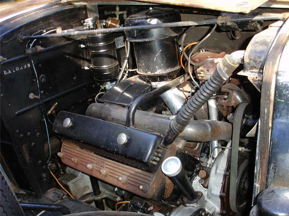 1931 Cadillac V-12 - Image 2 of 4