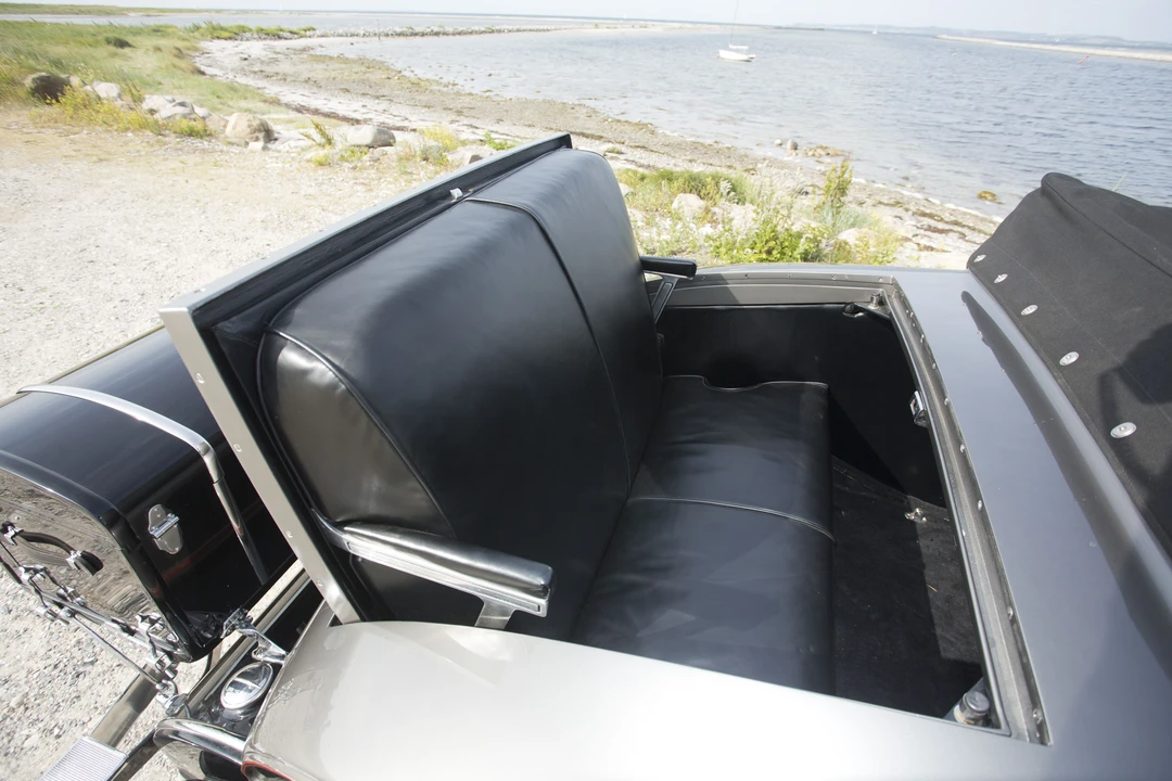 1931 Cadillac V-12 - Image 25 of 30