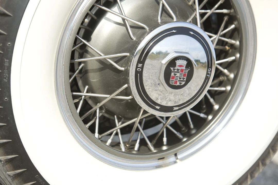 1931 Cadillac V-12 - Image 26 of 30