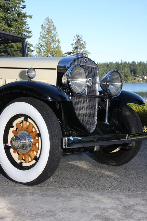 1931 Cadillac V-12 - Image 3 of 25
