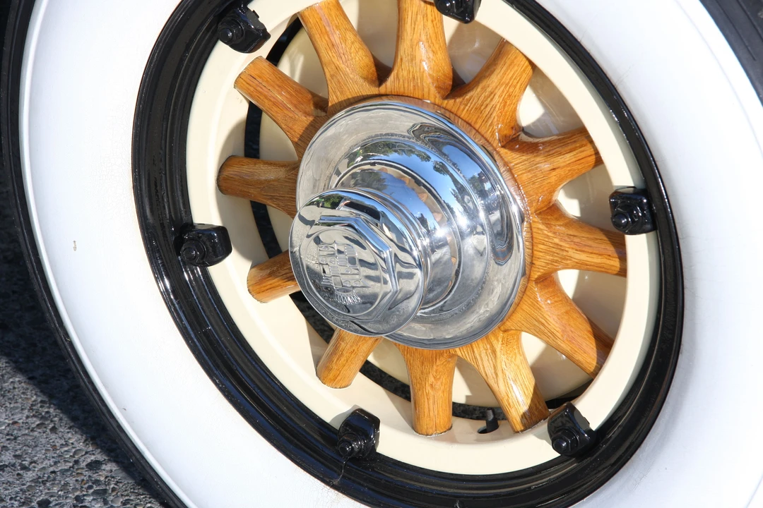 1931 Cadillac V-12 - Image 22 of 25
