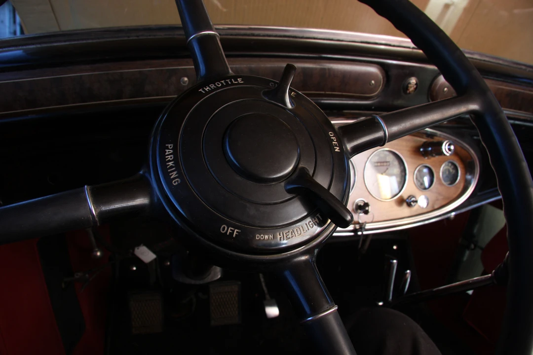 1931 Cadillac V-12 - Image 12 of 25