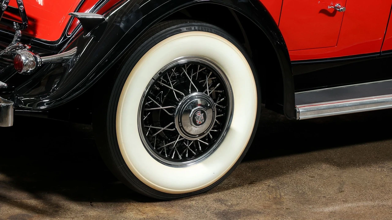 1931 Cadillac V-12 - Image 10 of 31