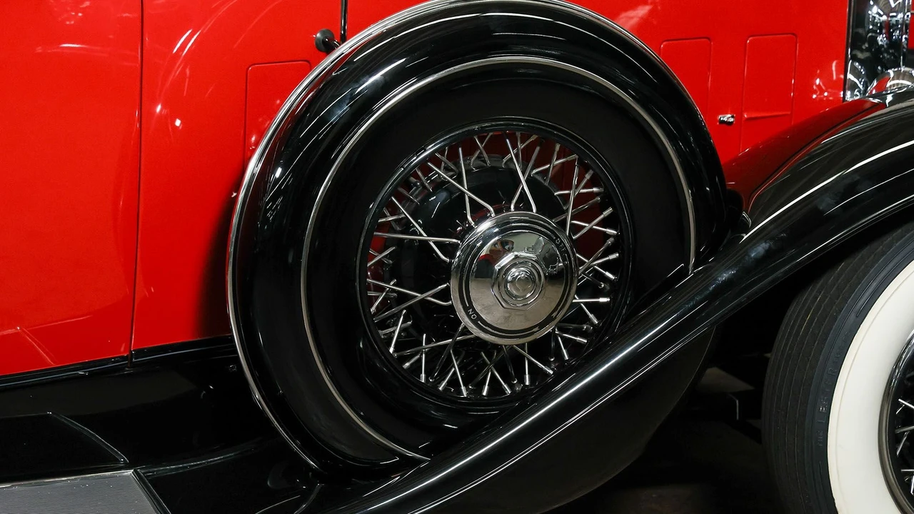 1931 Cadillac V-12 - Image 15 of 31