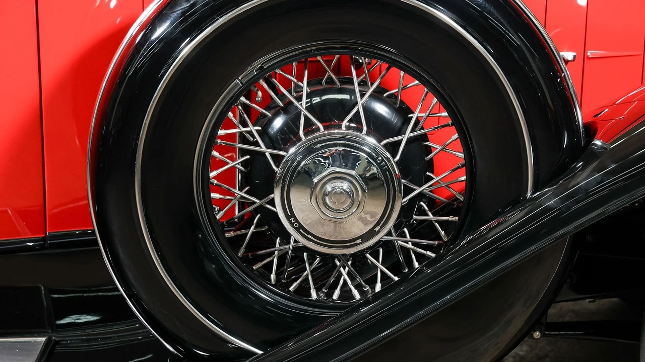 1931 Cadillac V-12 - Image 20 of 31