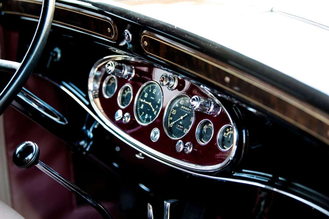 1931 Cadillac V-12 - Image 2 of 31