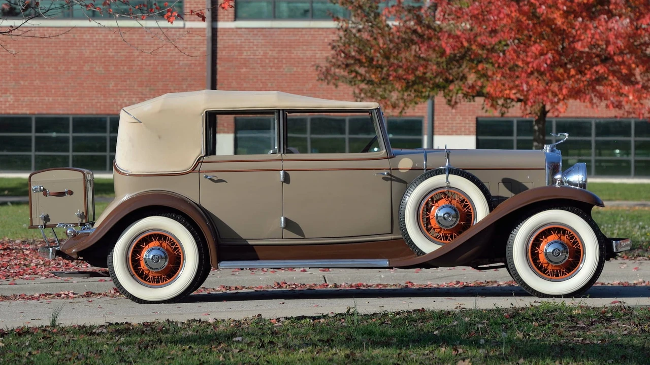 1931 Cadillac V-12 - Image 2 of 31