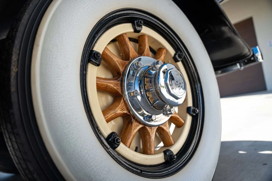 1931 Cadillac V-12 - Image 13 of 28
