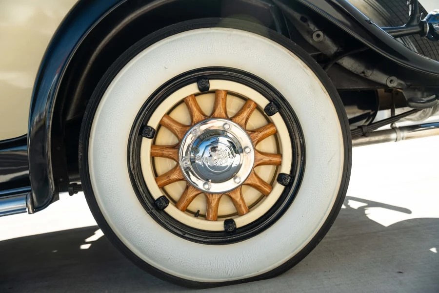 1931 Cadillac V-12 - Image 17 of 28