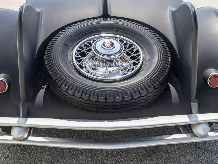 1931 Cadillac V-12 - Image 18 of 23