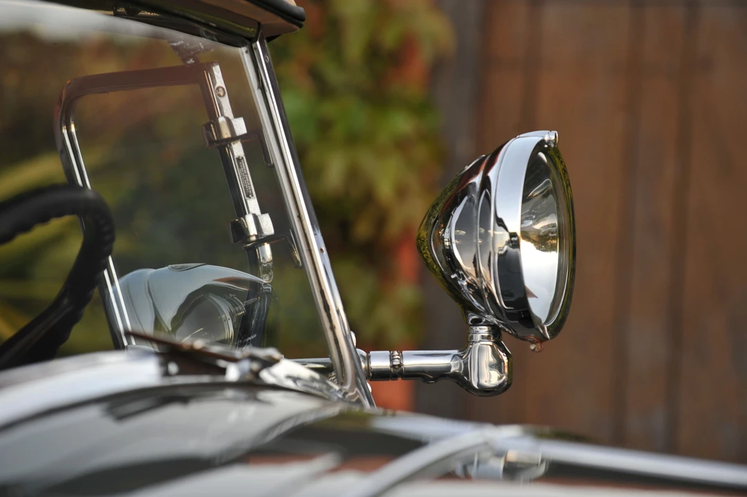 1931 Cadillac V-12 - Image 9 of 10