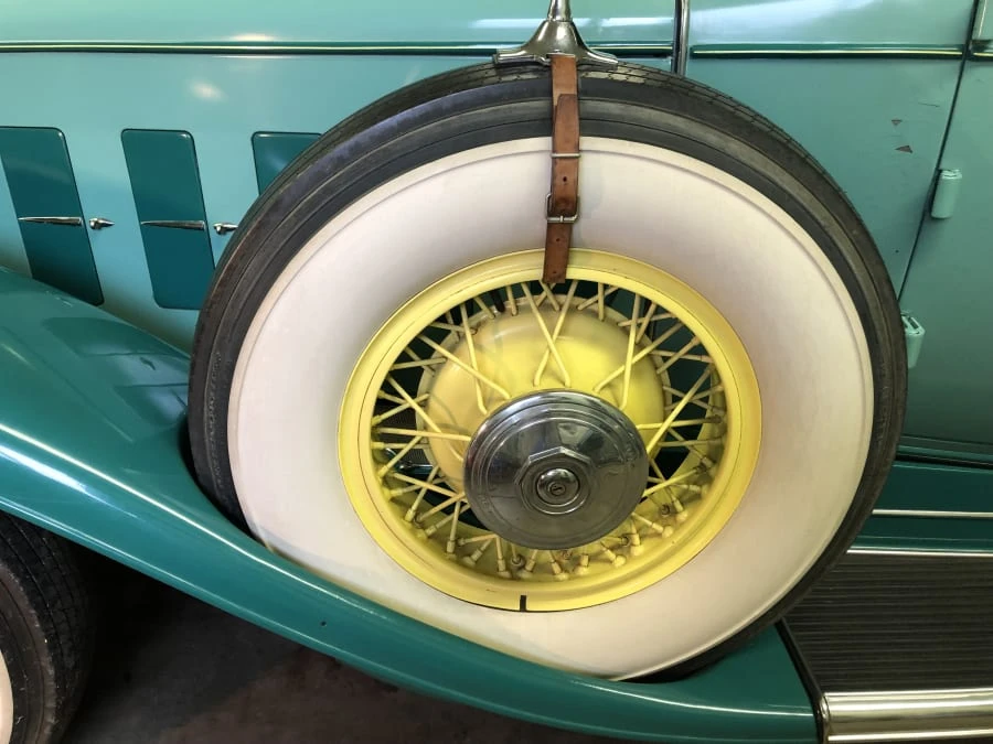 1931 Cadillac V-12 - Image 9 of 12