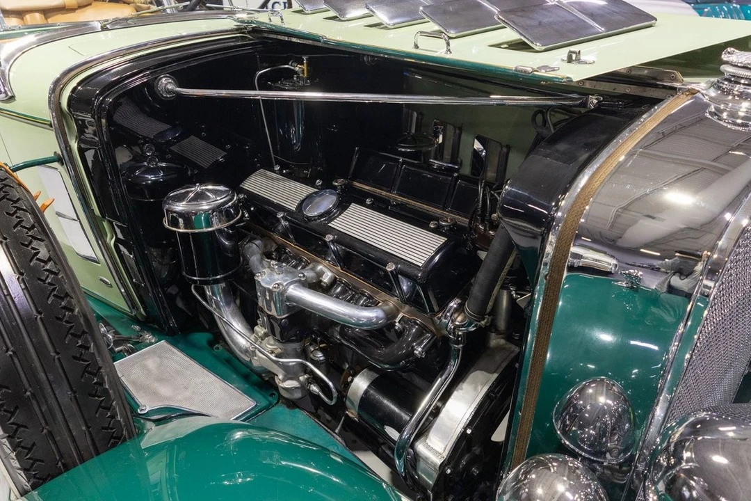 1931 Cadillac V-12 - Image 3 of 31