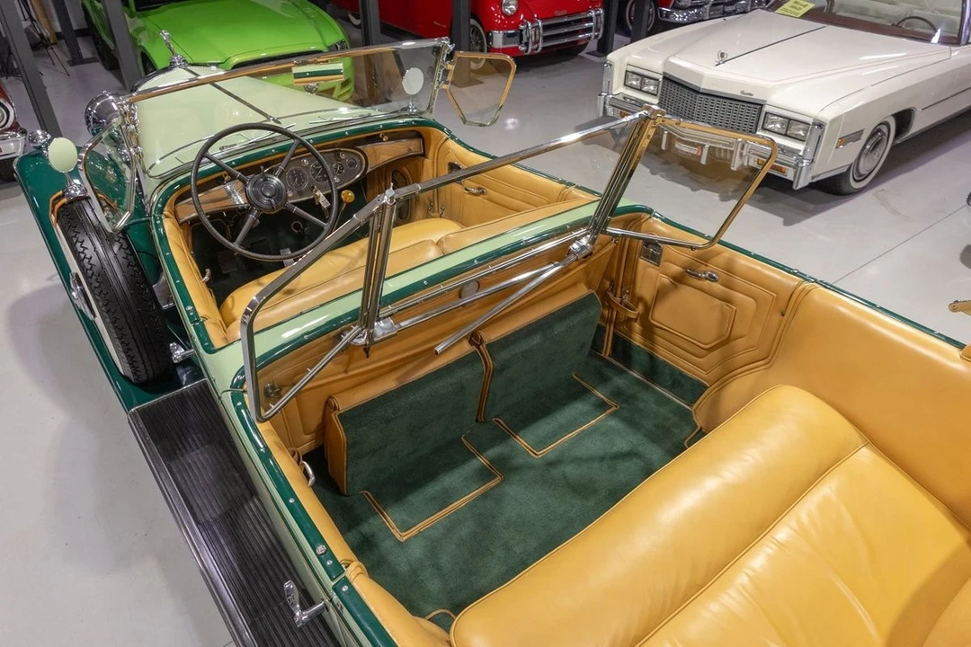 1931 Cadillac V-12 - Image 2 of 31