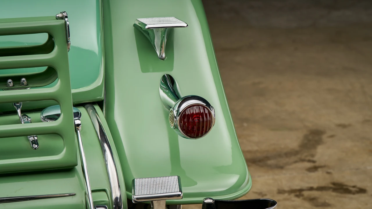 1931 Cadillac V-12 - Image 30 of 31