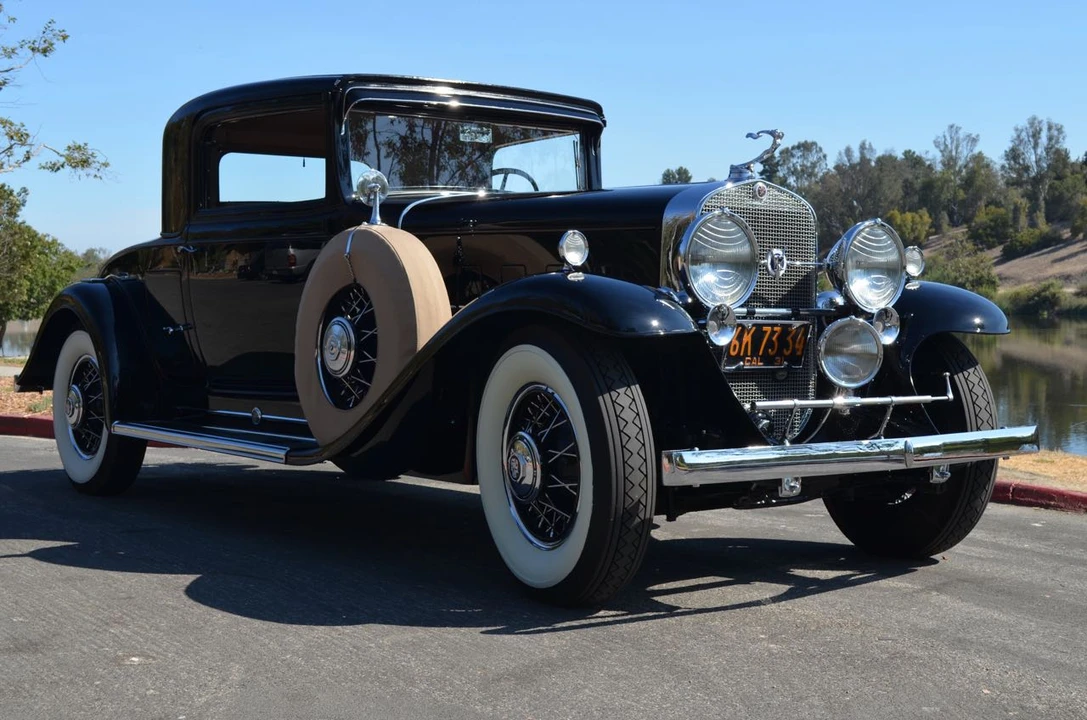 1931 Cadillac V-12 - Image 2 of 31