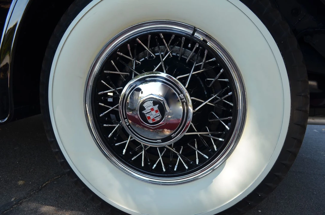1931 Cadillac V-12 - Image 29 of 31