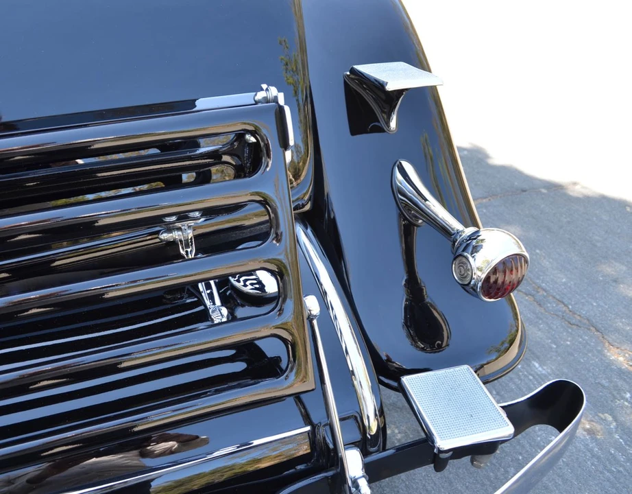 1931 Cadillac V-12 - Image 25 of 31