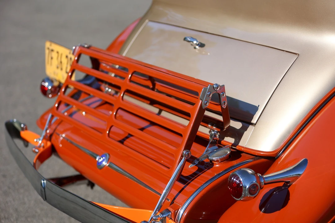 1931 Cadillac V-12 - Image 3 of 31