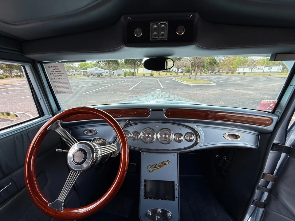 1931 Cadillac V-12 - Image 11 of 21