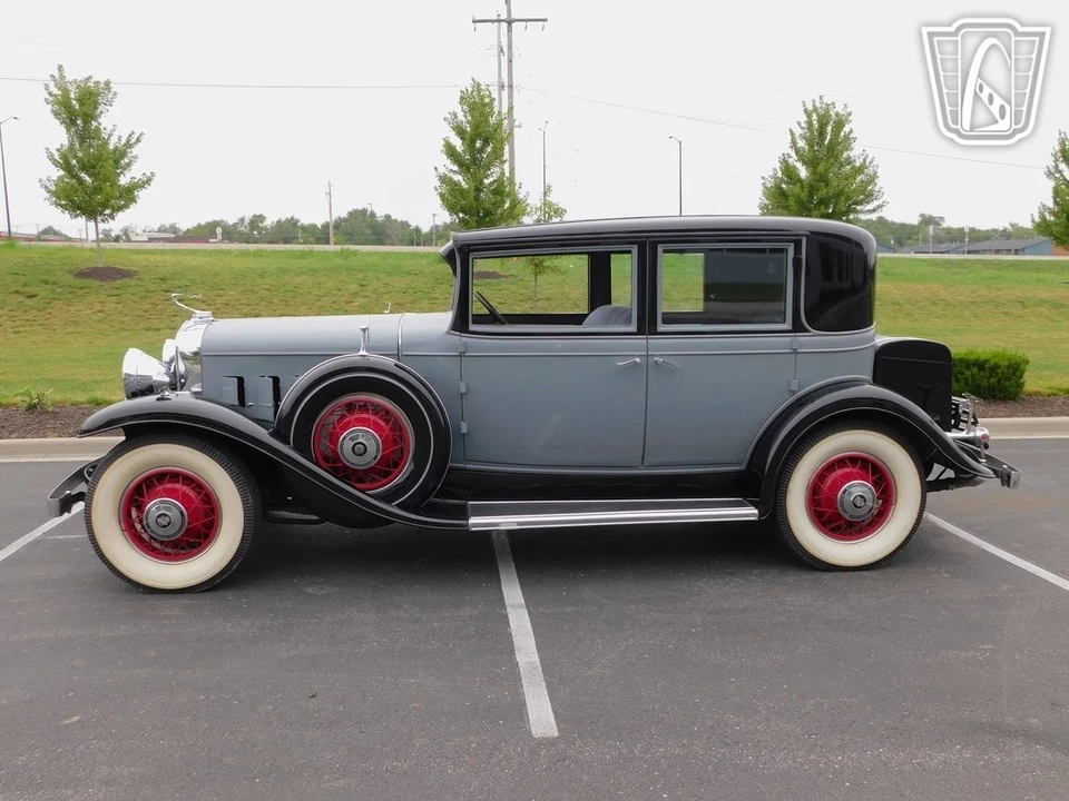 1931 Cadillac V-12 - Image 3 of 12