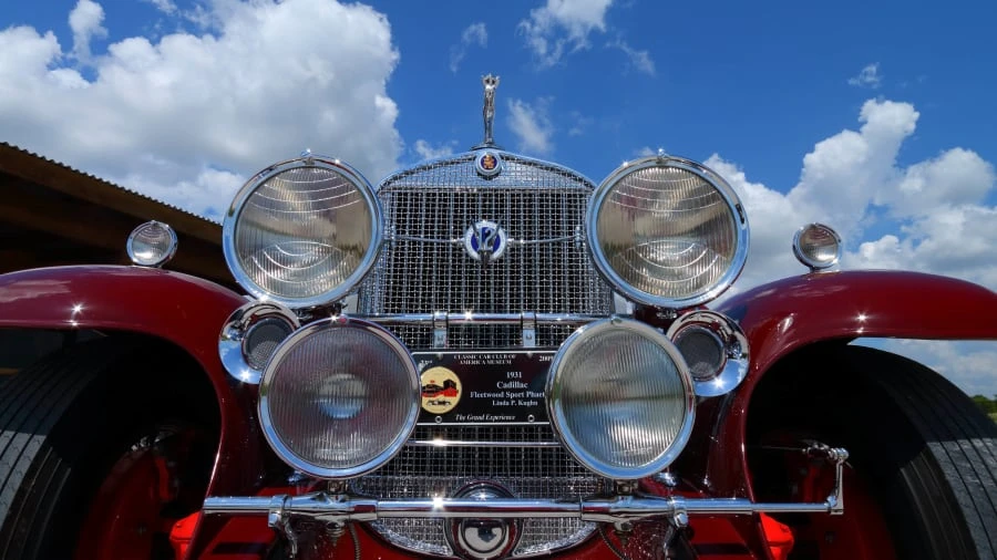 1931 Cadillac V-12 - Image 10 of 12