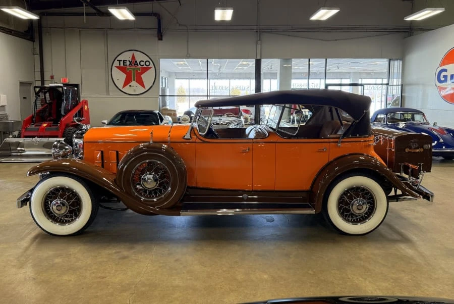 1931 Cadillac V-12 - Image 2 of 24