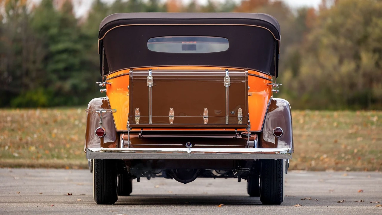 1931 Cadillac V-12 - Image 2 of 31