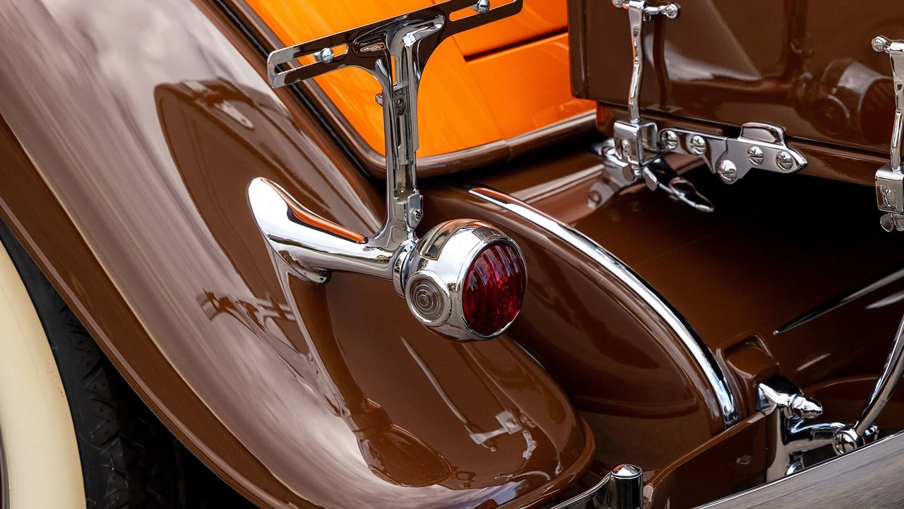 1931 Cadillac V-12 - Image 24 of 31