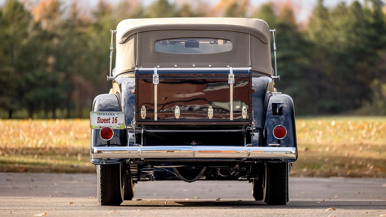1931 Cadillac V-12 - Image 2 of 31