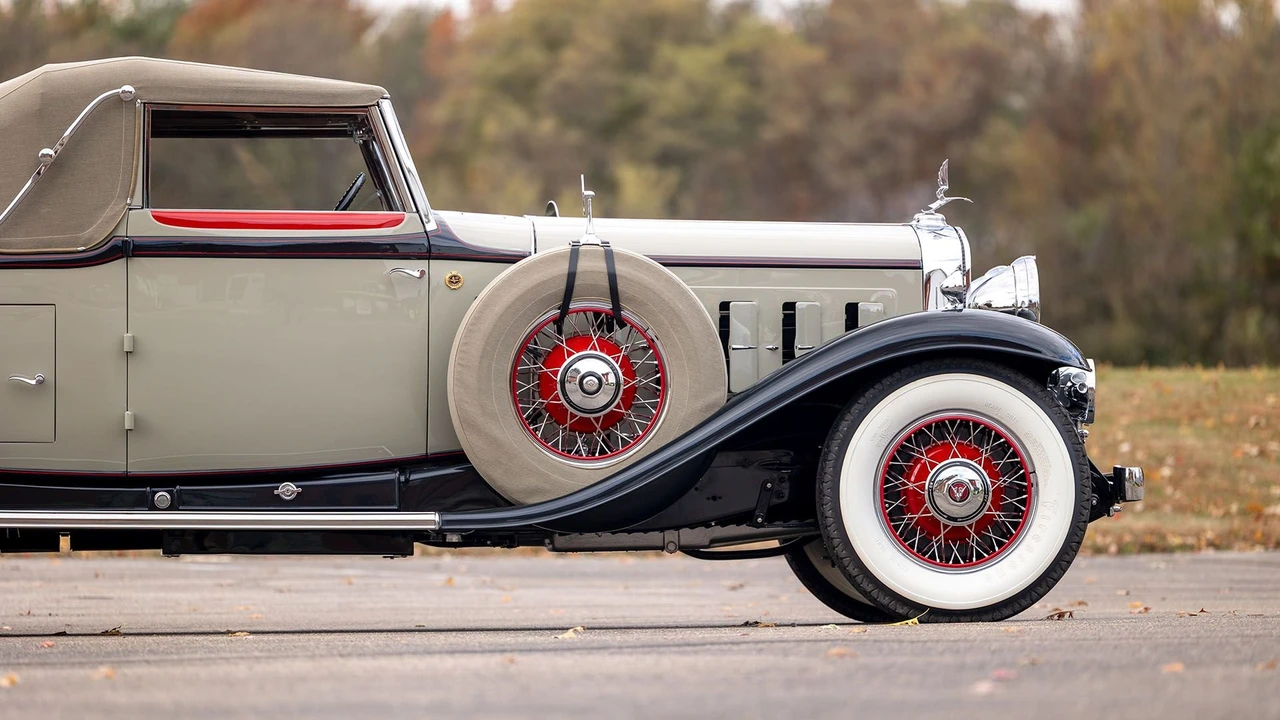 1931 Cadillac V-12 - Image 30 of 31