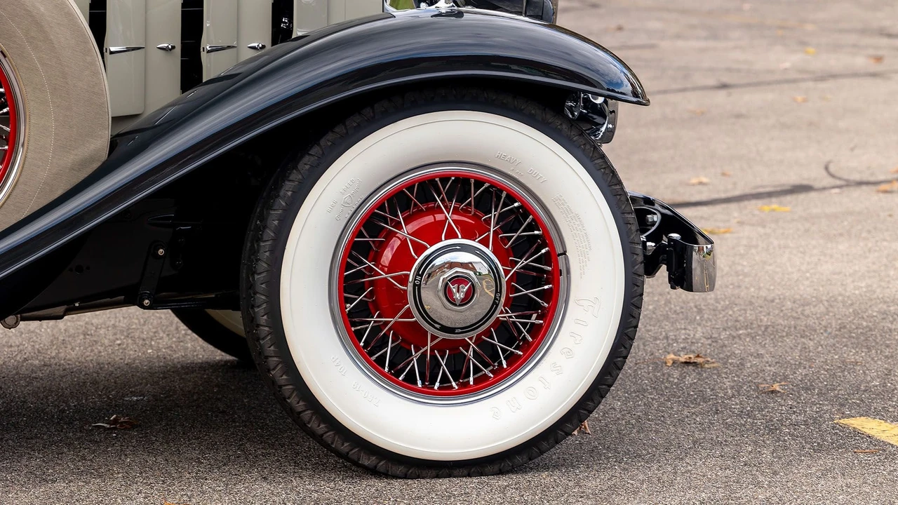 1931 Cadillac V-12 - Image 28 of 31