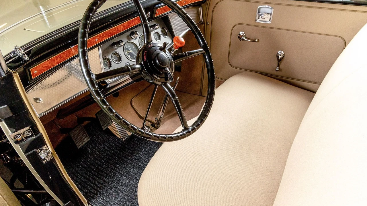 1931 Cadillac V-12 - Image 3 of 31