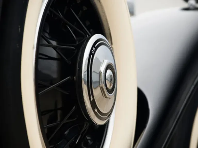 1931 Cadillac V-12 - Image 9 of 27