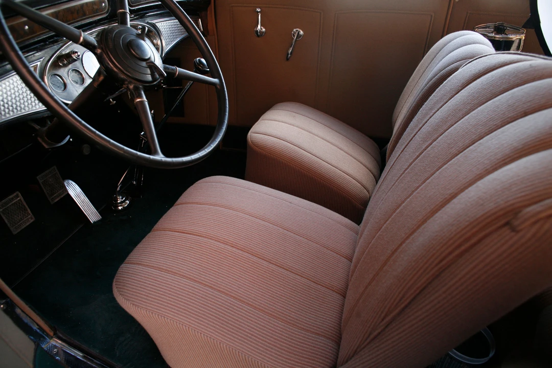 1931 Cadillac V-12 - Image 2 of 13
