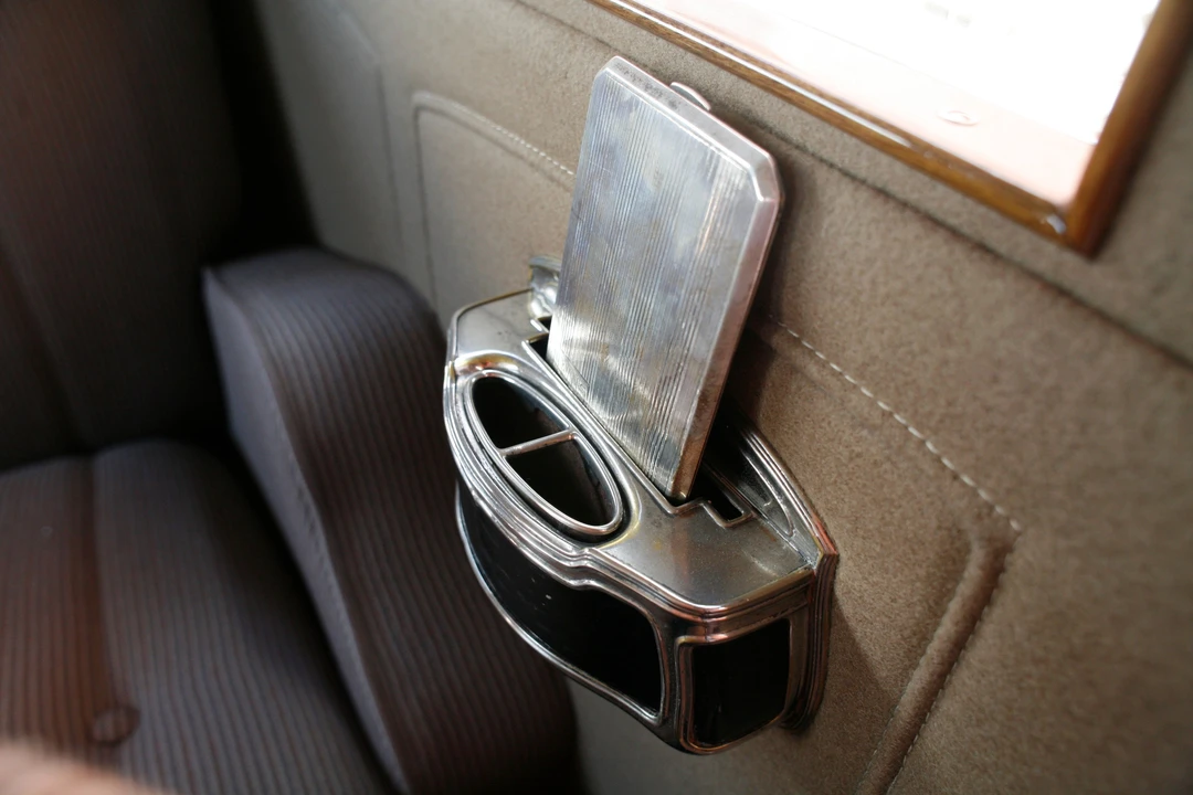 1931 Cadillac V-12 - Image 12 of 13