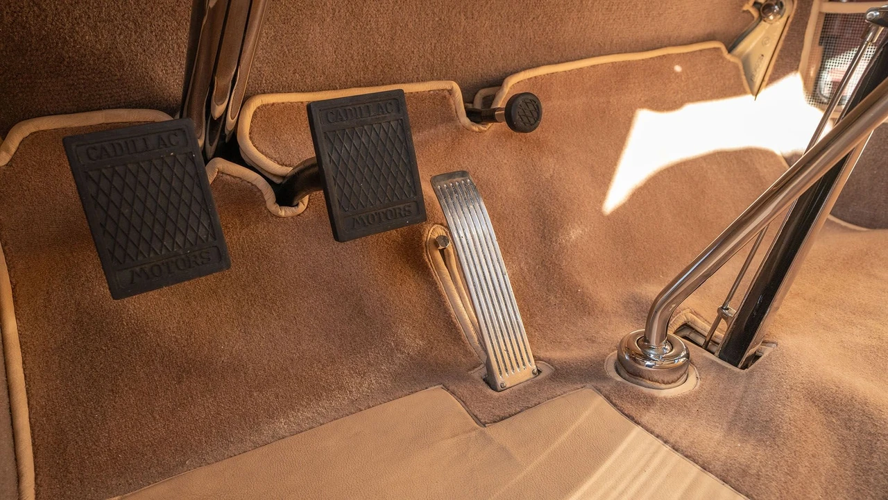 1931 Cadillac V-12 - Image 19 of 31