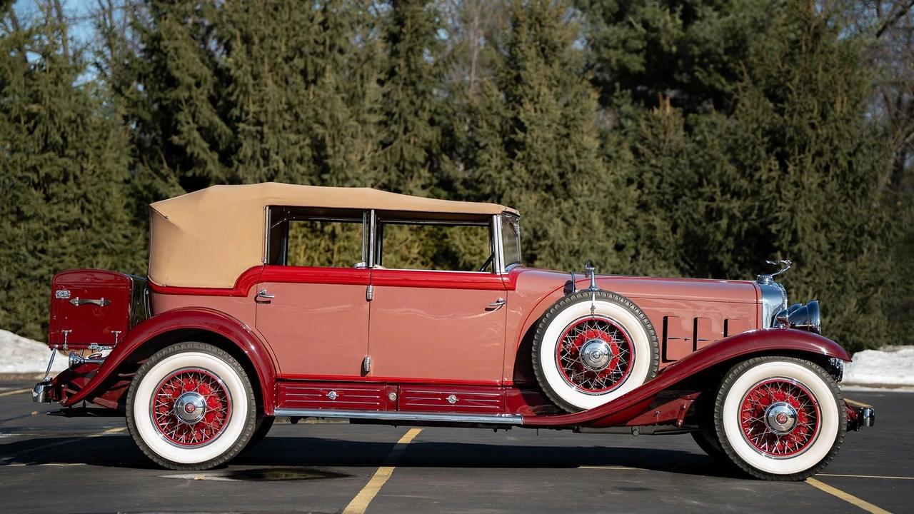 1931 Cadillac V-12 - Image 2 of 31