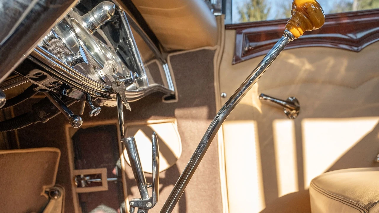 1931 Cadillac V-12 - Image 18 of 31