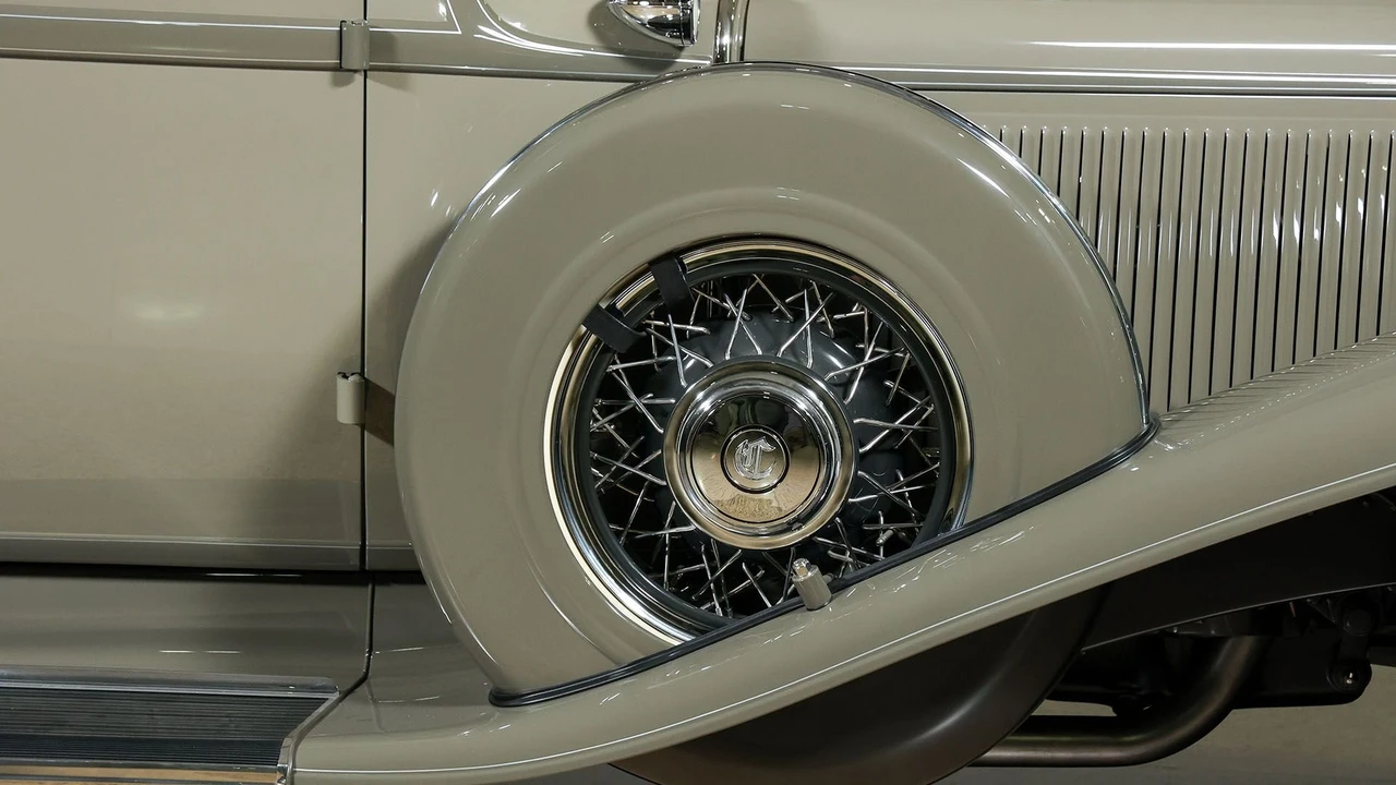 1931 Chrysler Imperial Pre-War - Image 14 of 31