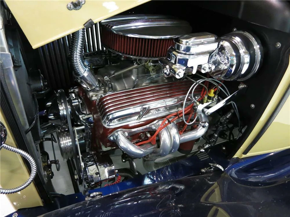 1931 Ford Model A Pickup & Model AA - Image 3 of 5