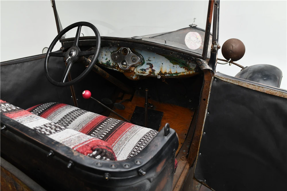 1931 Ford Model A Pickup & Model AA - Image 4 of 9