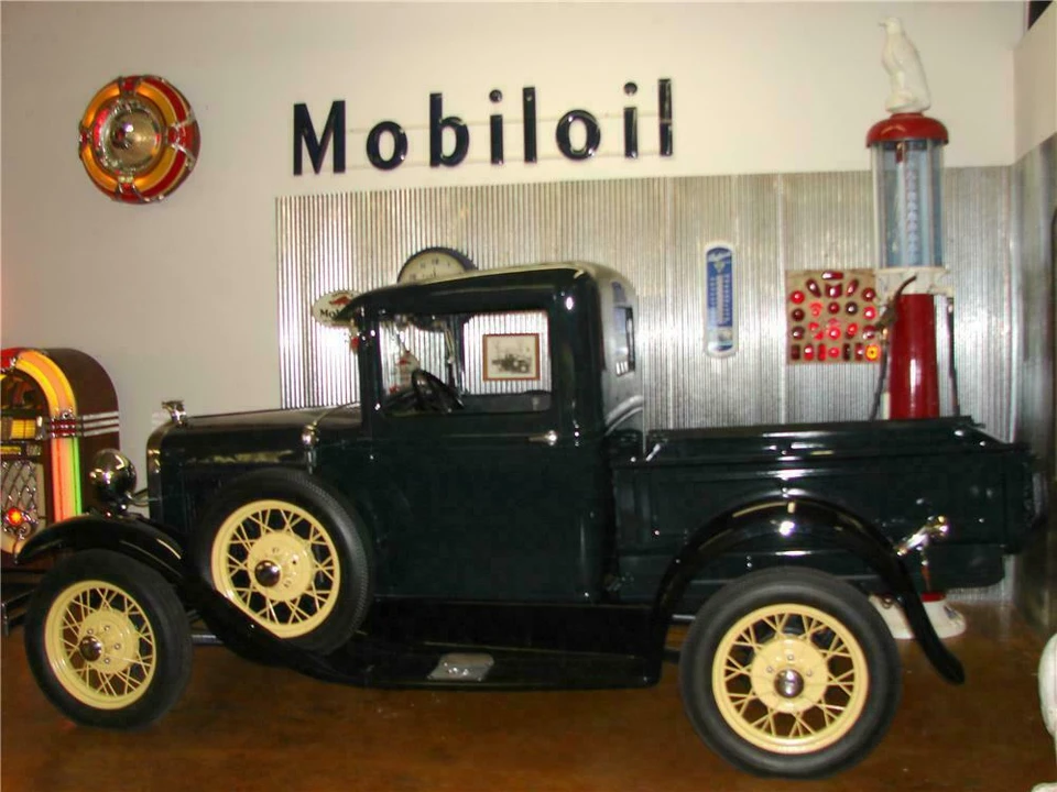 1931 Ford Model A Pickup & Model AA - Image 2 of 3