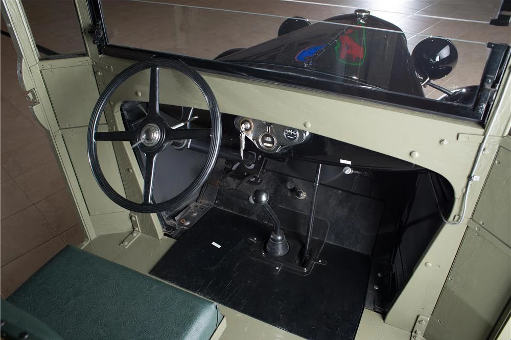 1931 Ford Model A Pickup & Model AA - Image 4 of 5