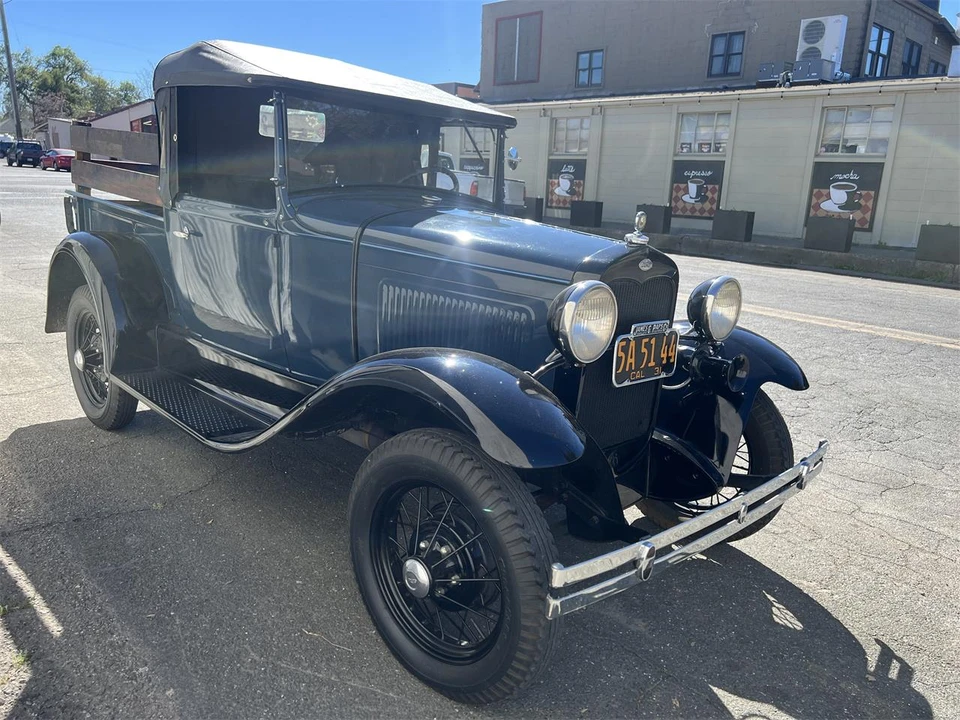 1931 Ford Model A Pickup & Model AA - Image 4 of 18
