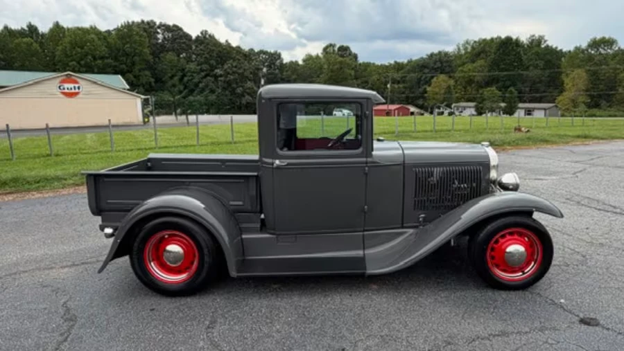1931 Ford Model A Pickup & Model AA - Image 2 of 31