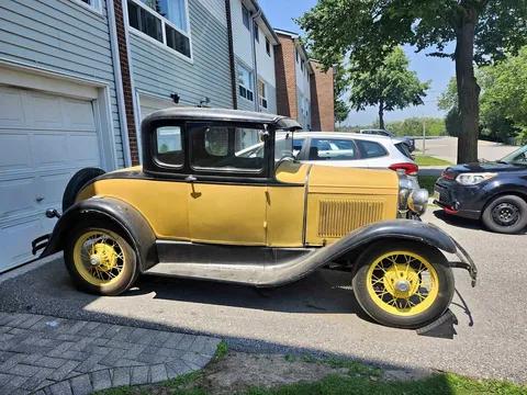 1931 Ford Model A 5-Window Coupe